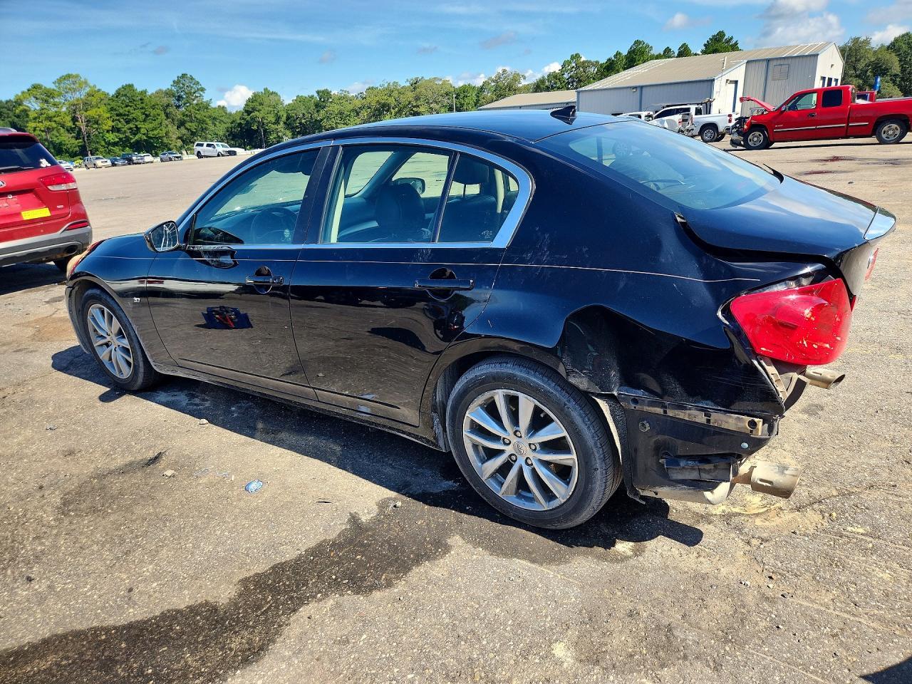 2015 Infiniti Q40 - Image 2