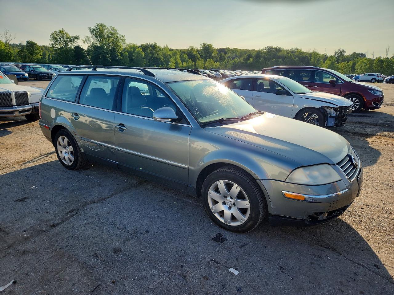 2005 Volkswagen Passat - Image 4