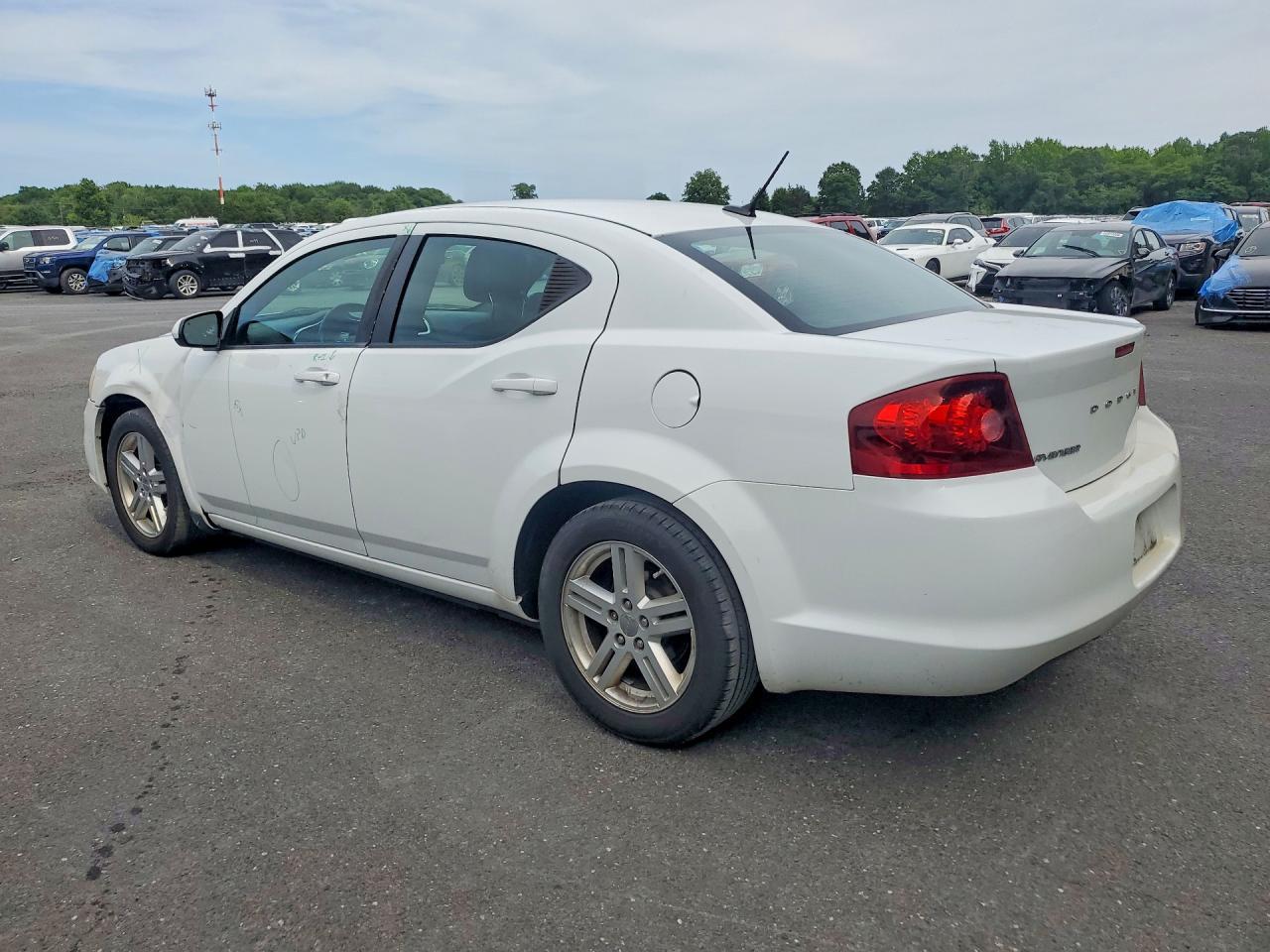 2013 Dodge Avenger Sxt - Image 2