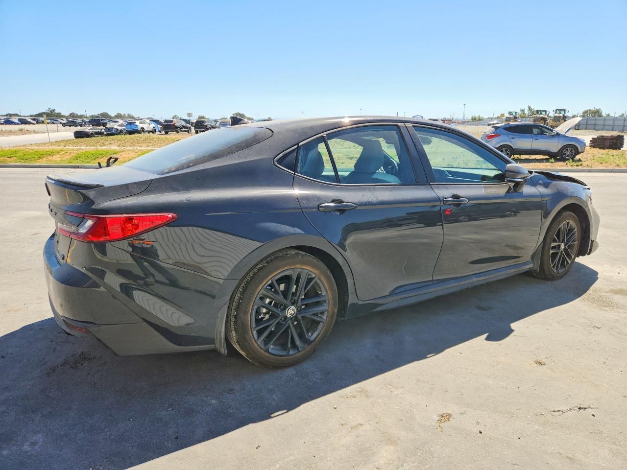 2026 Toyota Camry Se - Image 3
