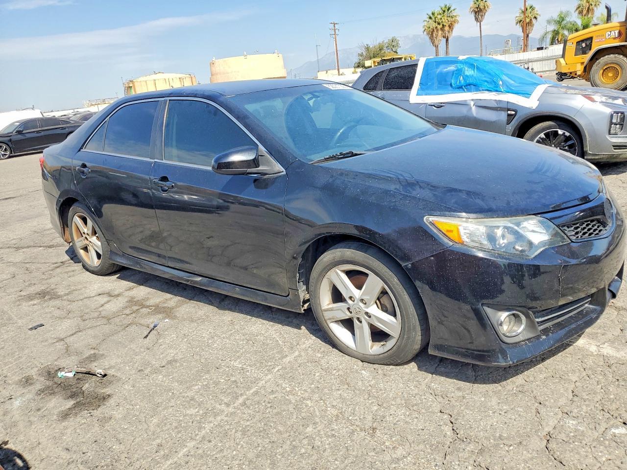 2014 Toyota Camry Se - Фото 4