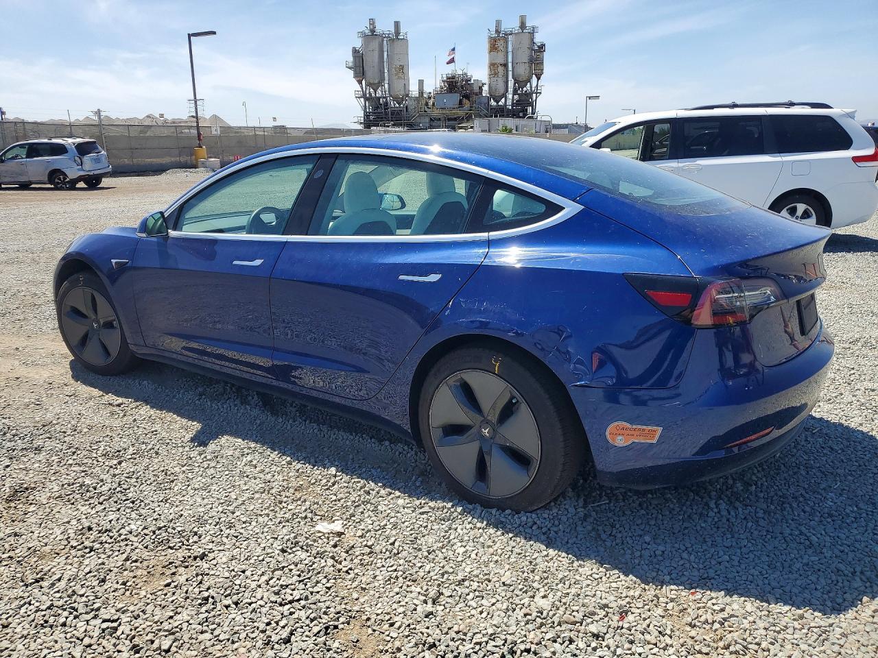 2020 Tesla Model 3 - Фото 2