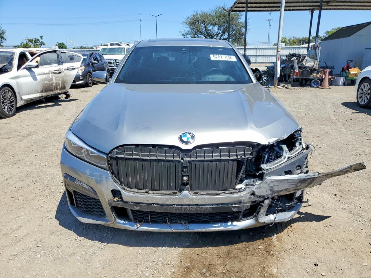 2022 BMW 750 Xi - Фото 5