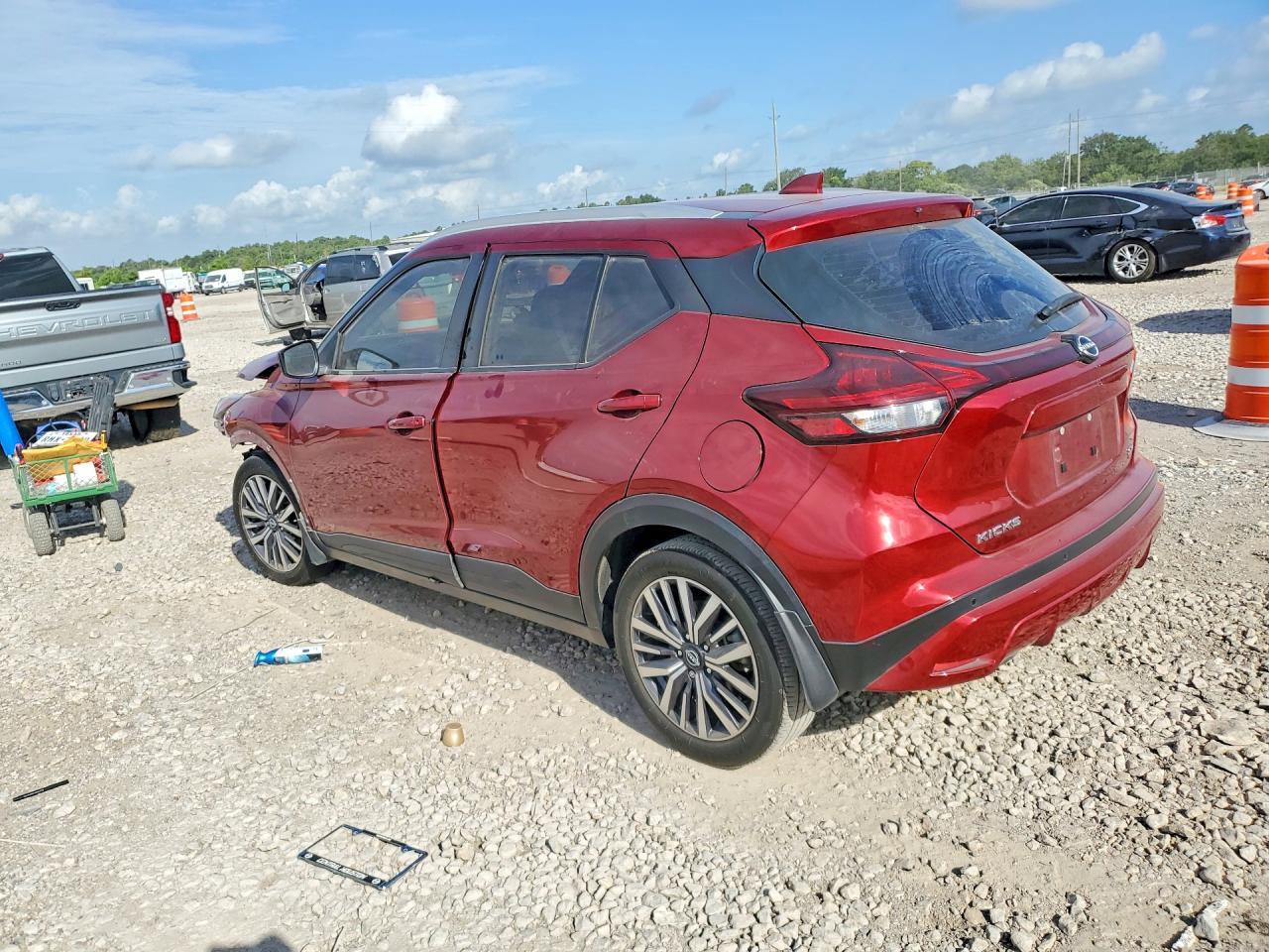 2022 Nissan Kicks Sv - Image 2