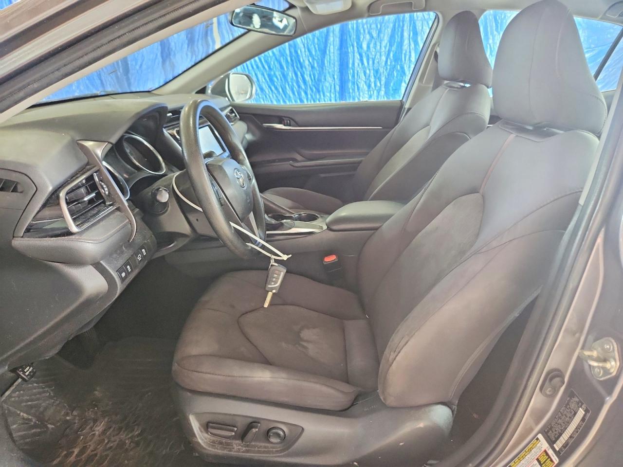 2020 Toyota Camry Le - Фото 7