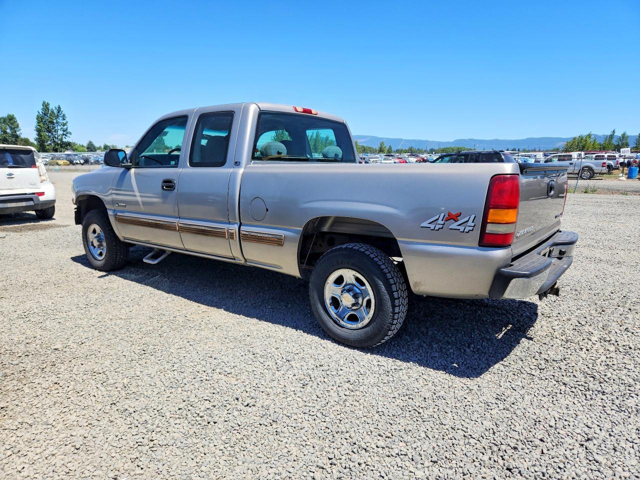 2002 Chevrolet Silverado K1500 - Фото 2