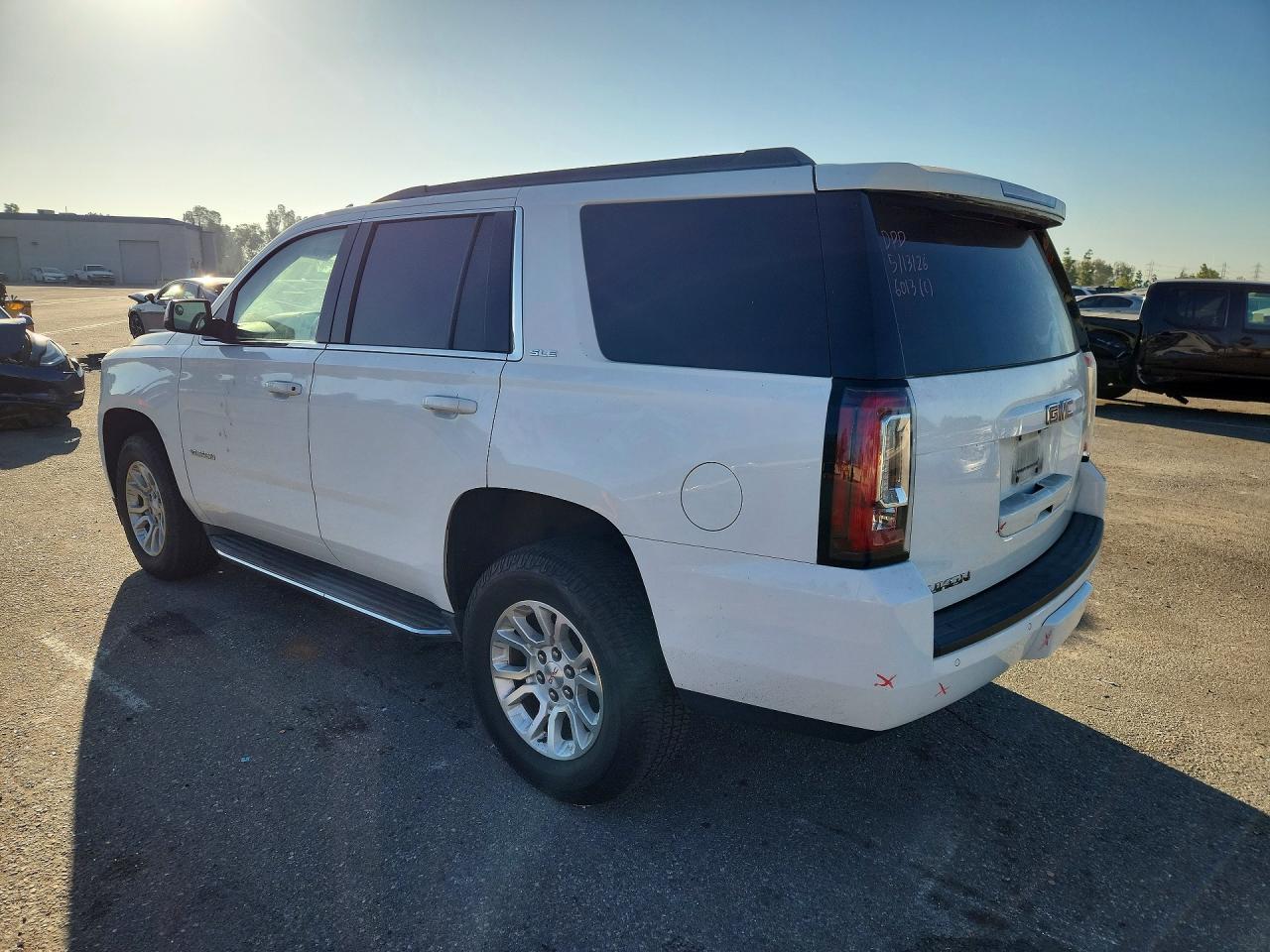 2018 GMC Yukon Sle - Фото 2