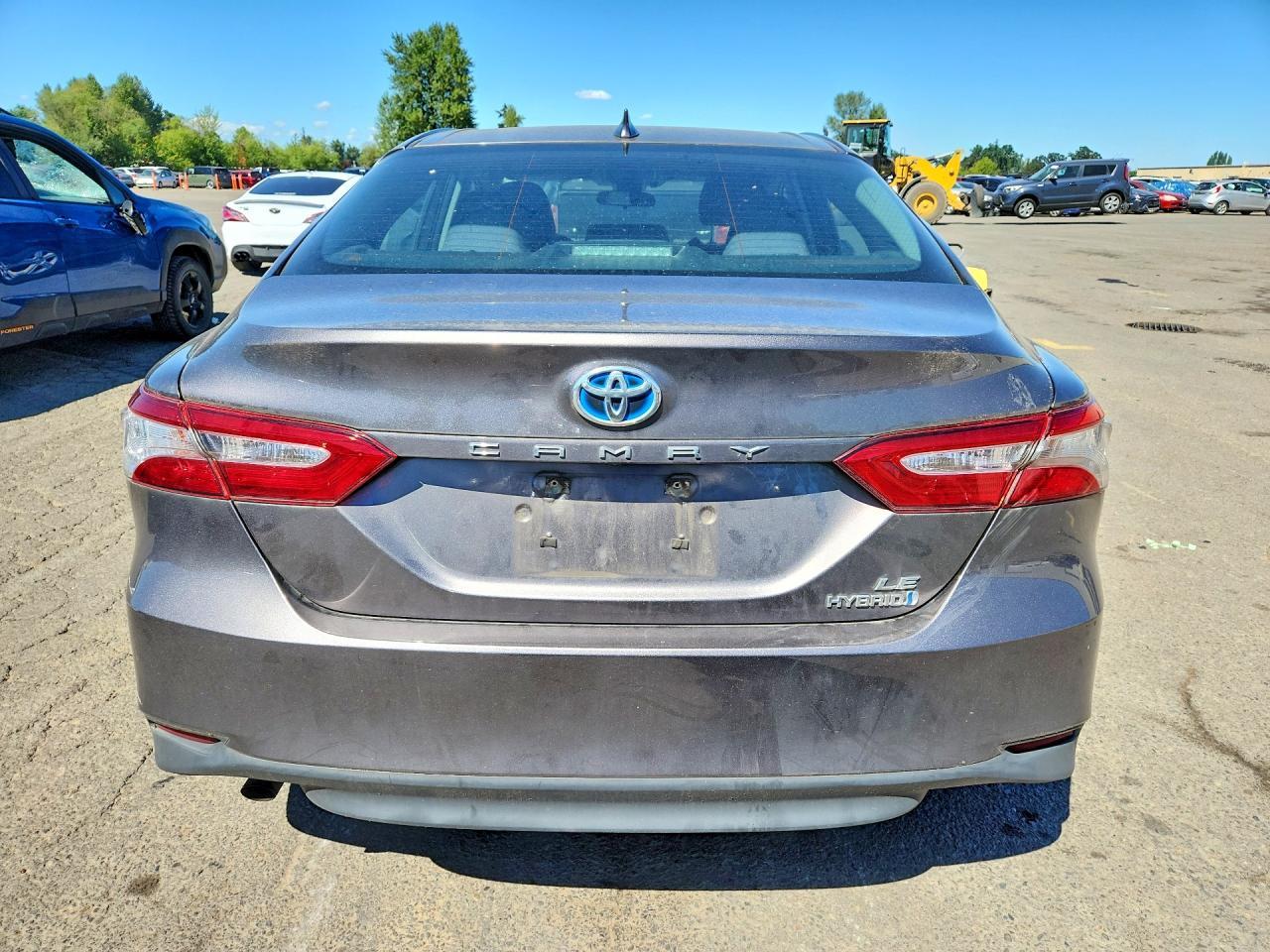 2020 Toyota Camry Le - Фото 6