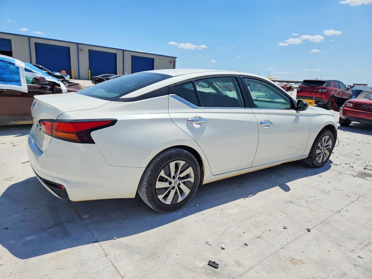 2024 Nissan Altima S - Фото 3