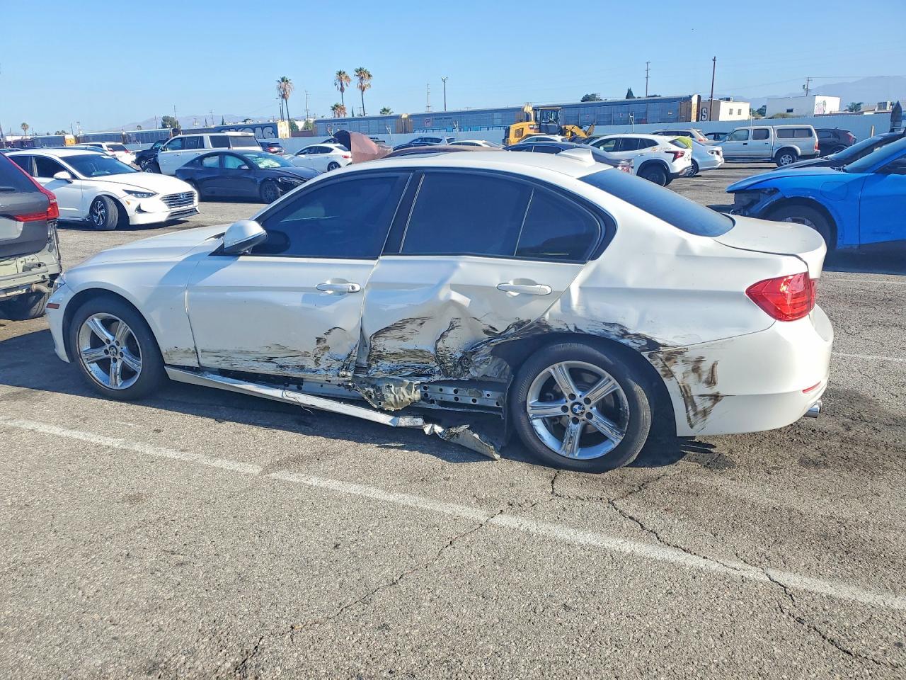 2013 BMW 328 I - Фото 2