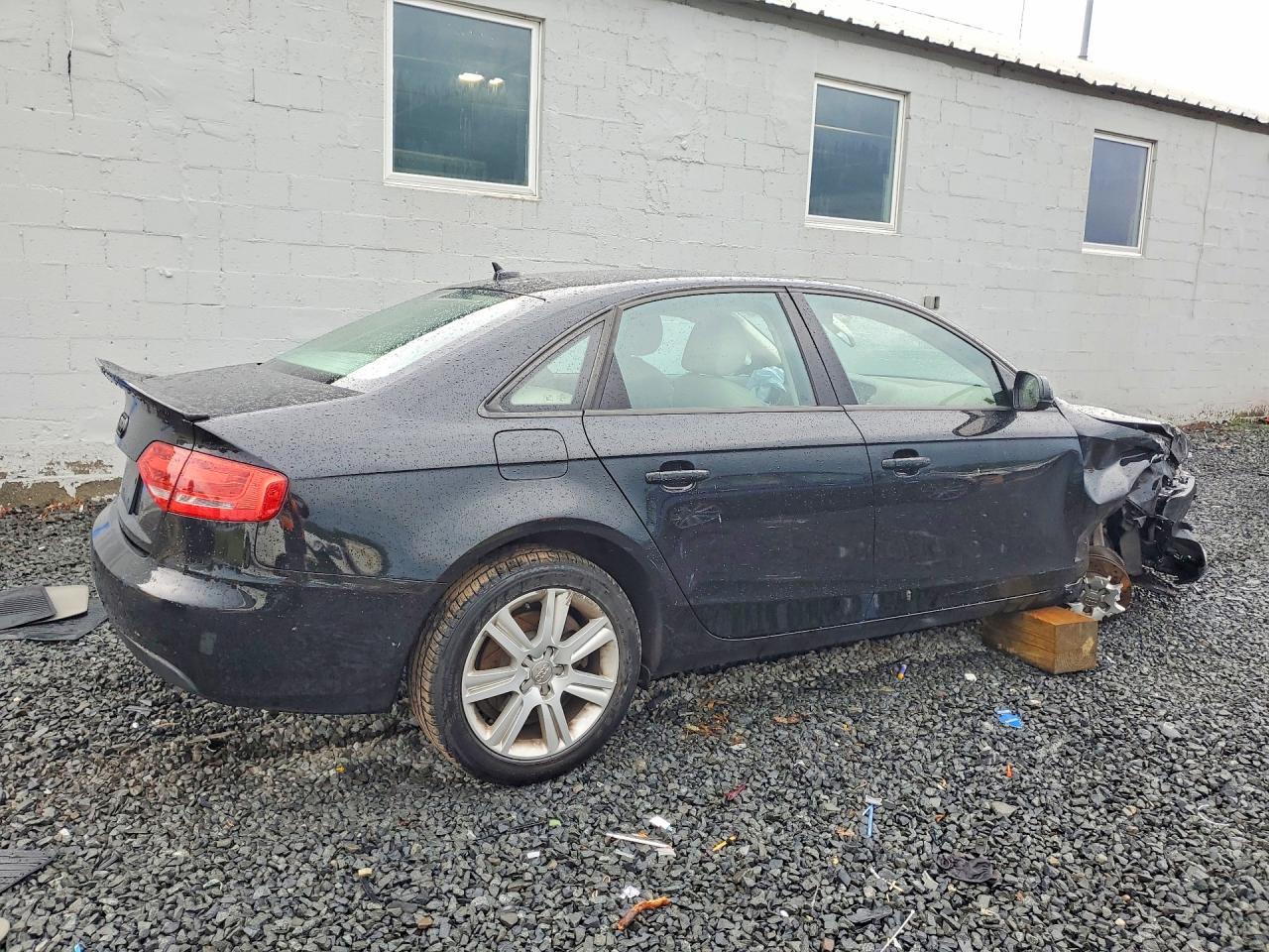 2010 Audi A4 Premium - Фото 3