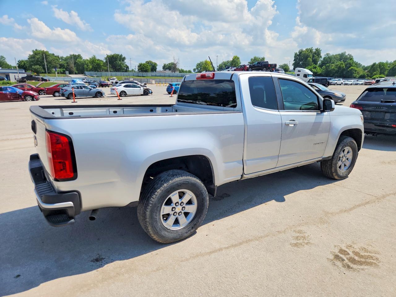 2020 Chevrolet Colorado - Image 3