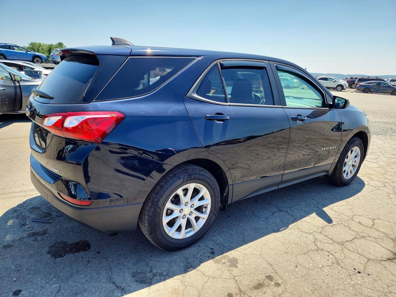 2020 Chevrolet Equinox Ls - Image 3