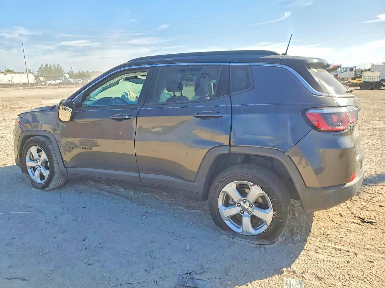 2018 Jeep Compass Latitude - Фото 2