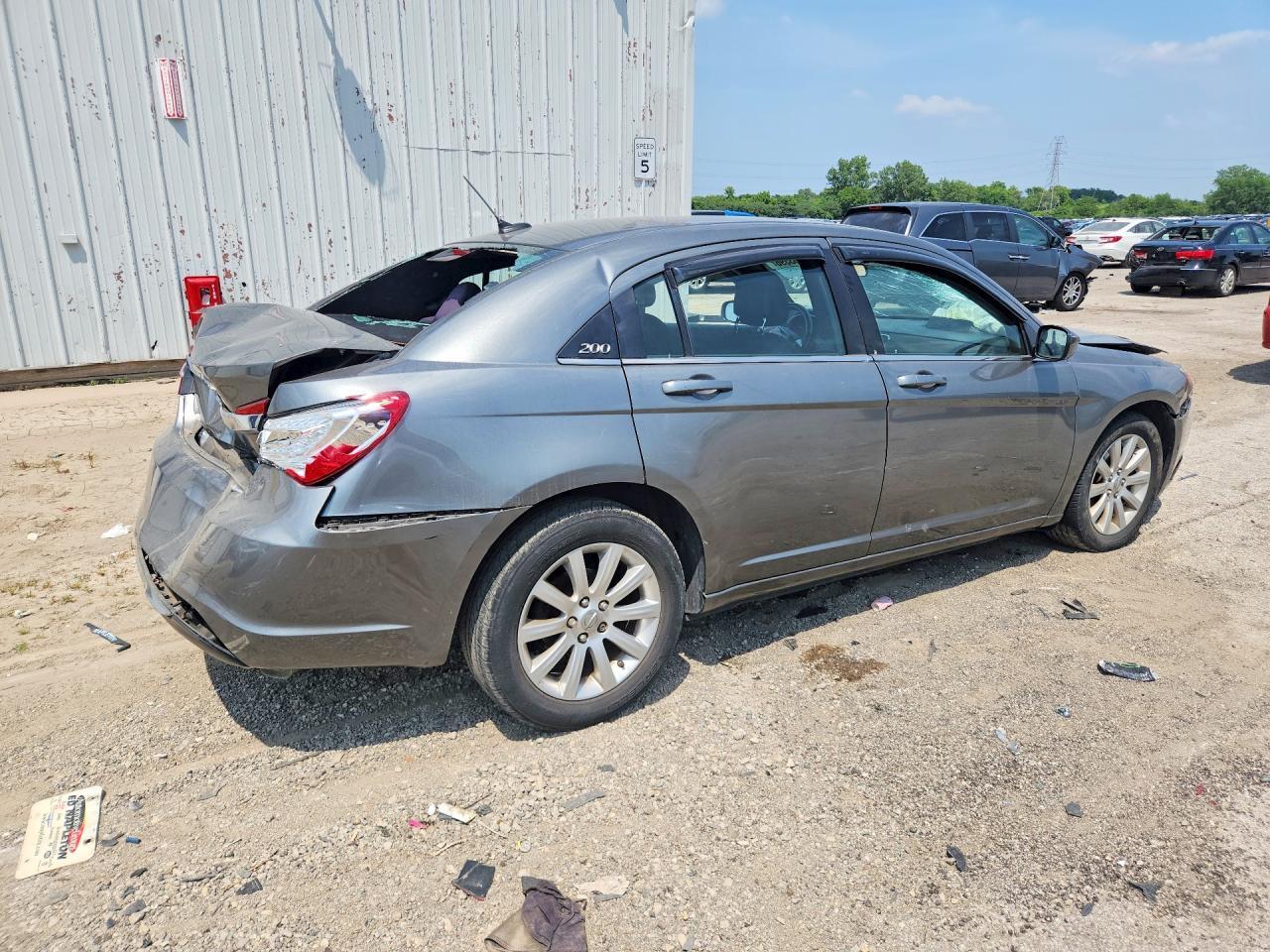 2012 Chrysler 200 Touring - Фото 3