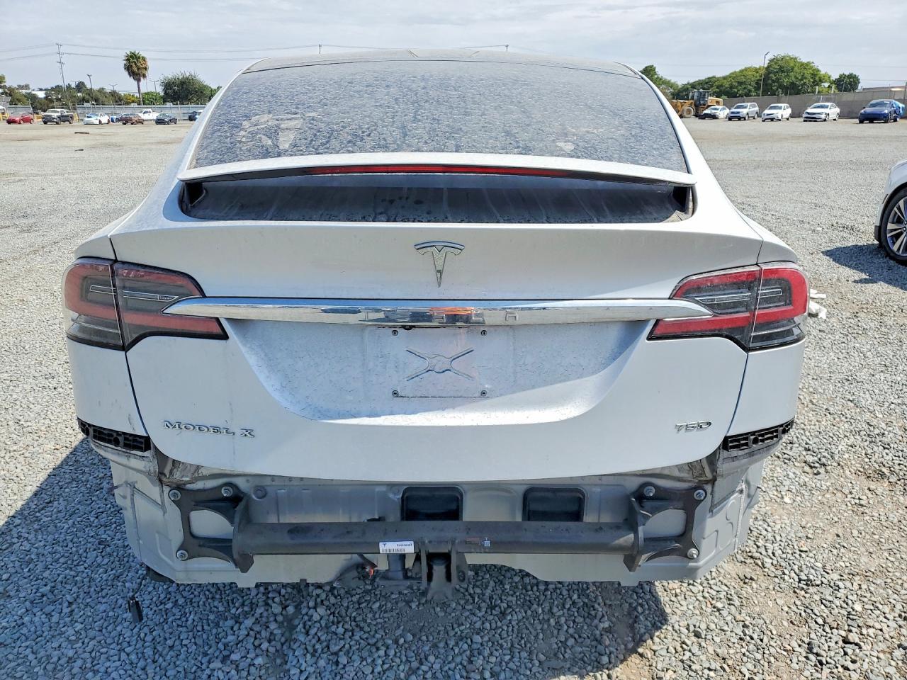 2016 Tesla Model X - Фото 6