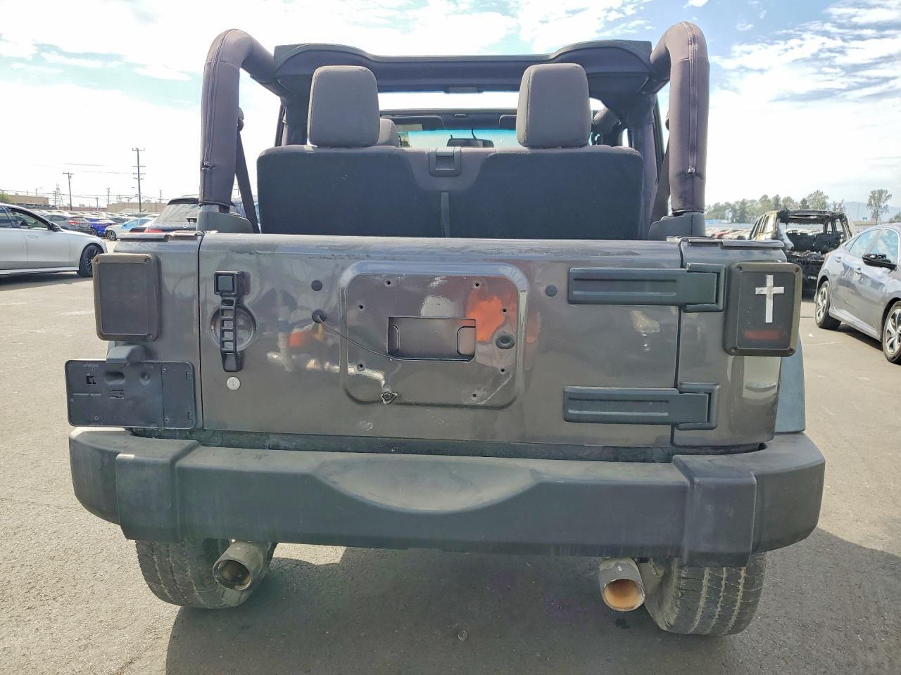 2016 Jeep Wrangler Sport - Image 6