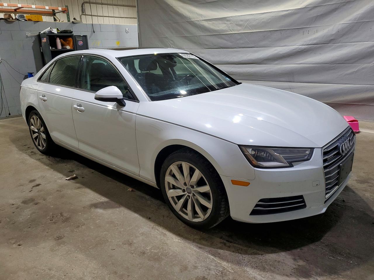 2017 Audi A4 Premium - Фото 4