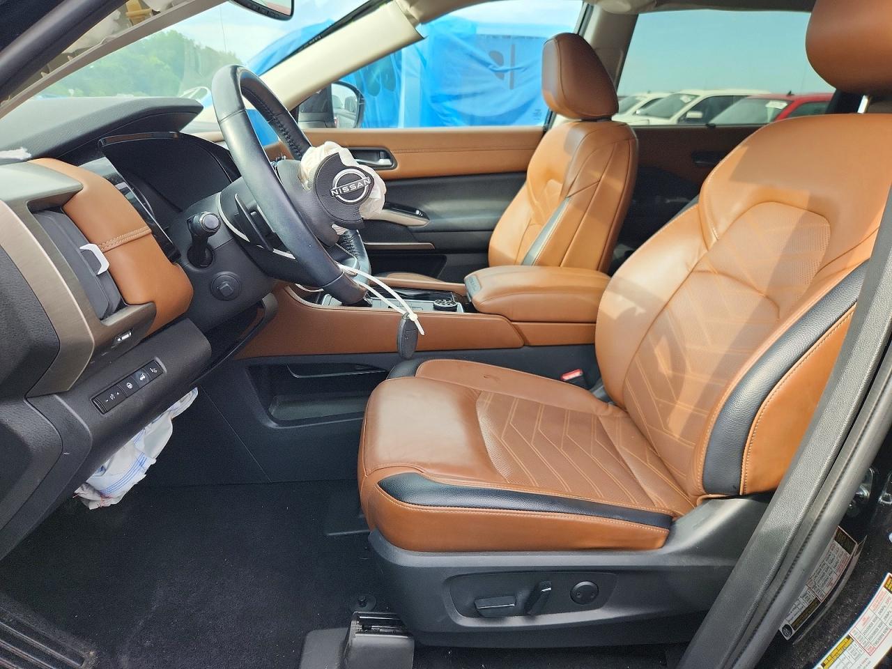 2022 Nissan Pathfinder Platinum - Image 7