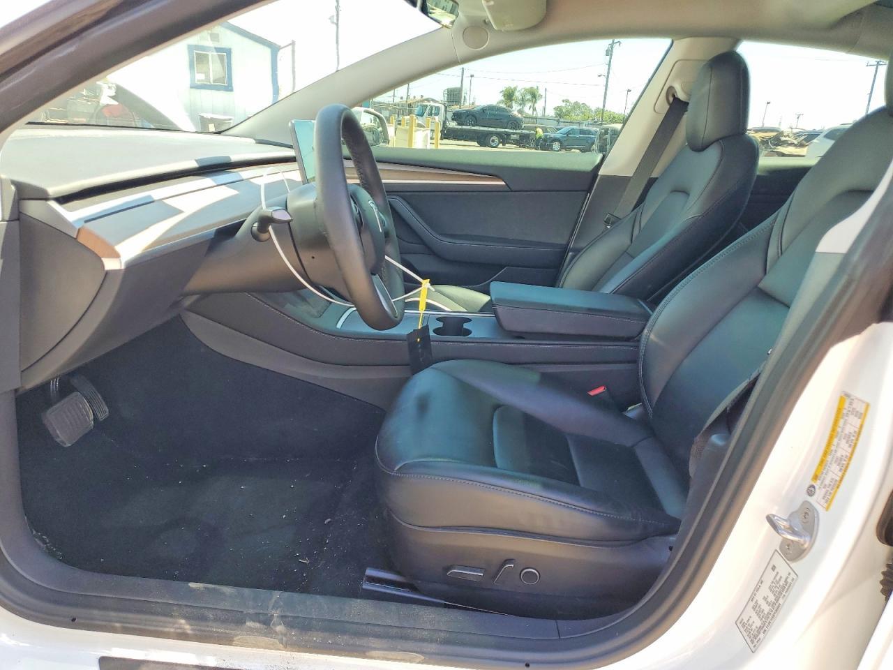 2023 Tesla Model 3 - Image 7