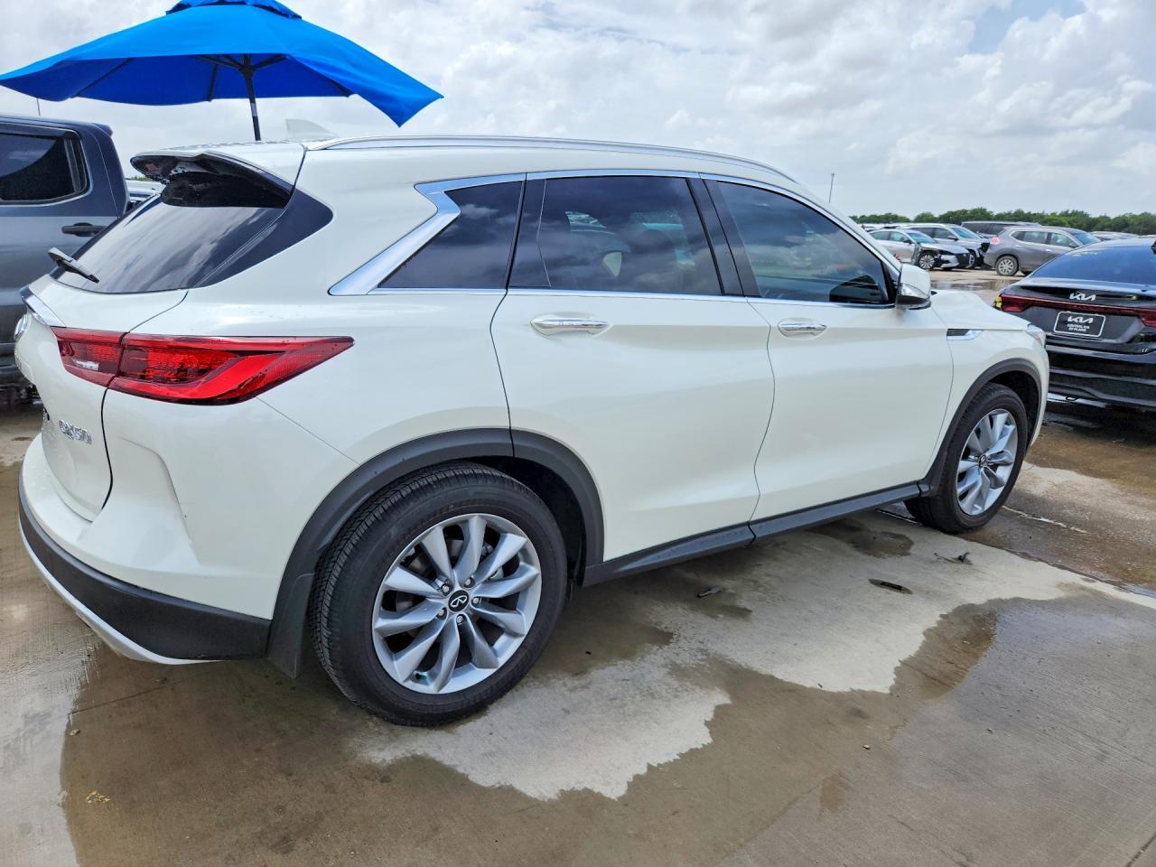 2022 Infiniti Qx50 Luxe - Image 3