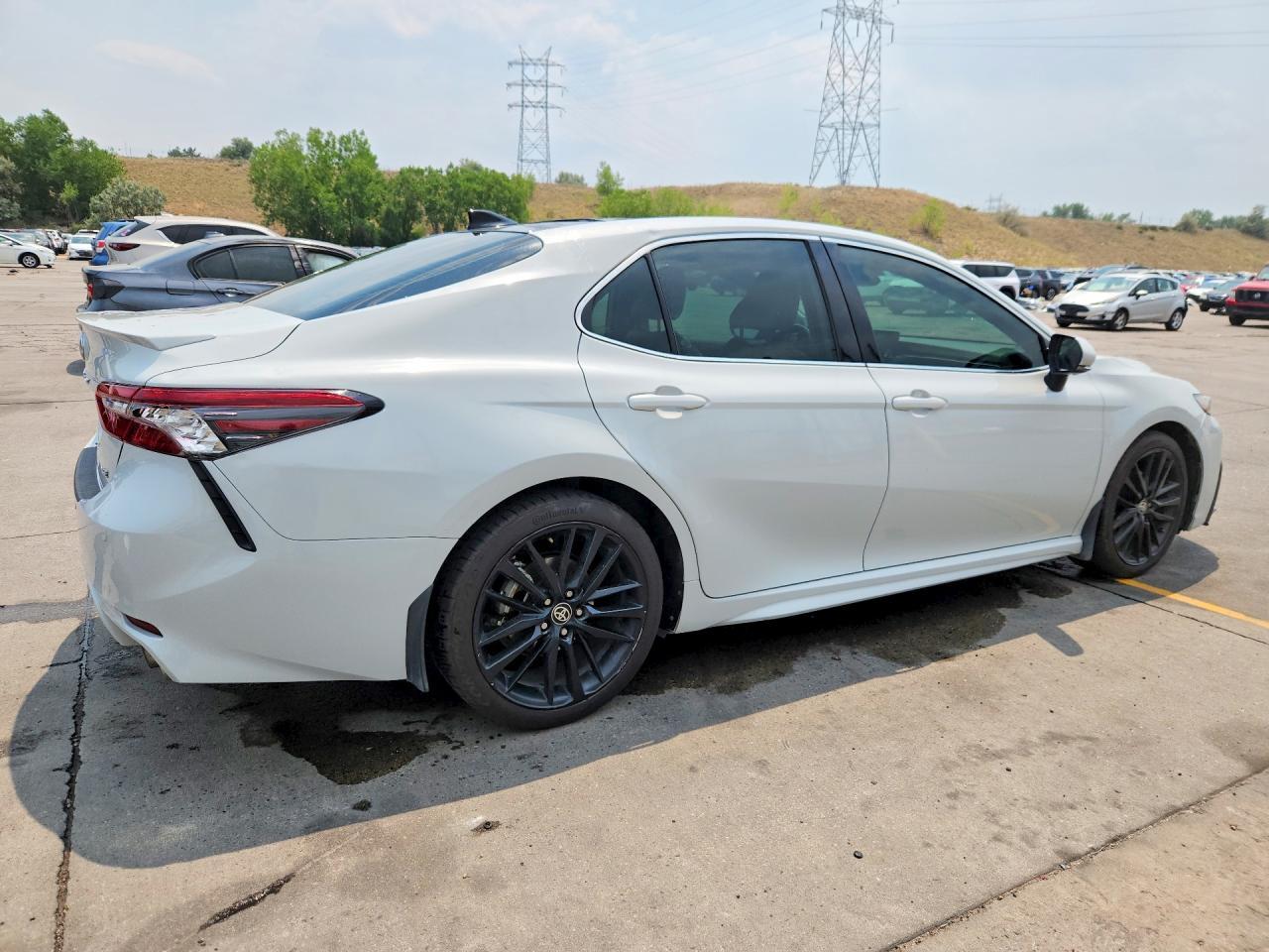 2022 Toyota Camry Xse V6 - Image 3