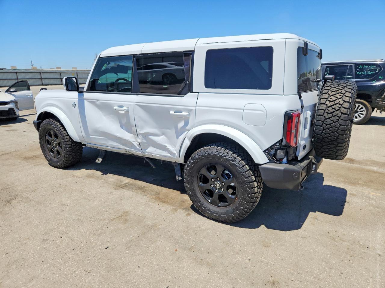 2025 Ford Bronco Outer Banks - Фото 2