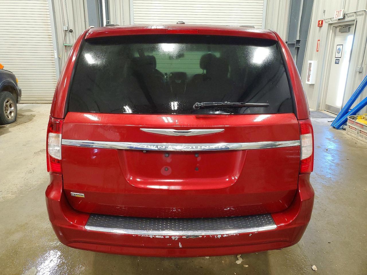 2014 Chrysler Town & Country Touring - Фото 6