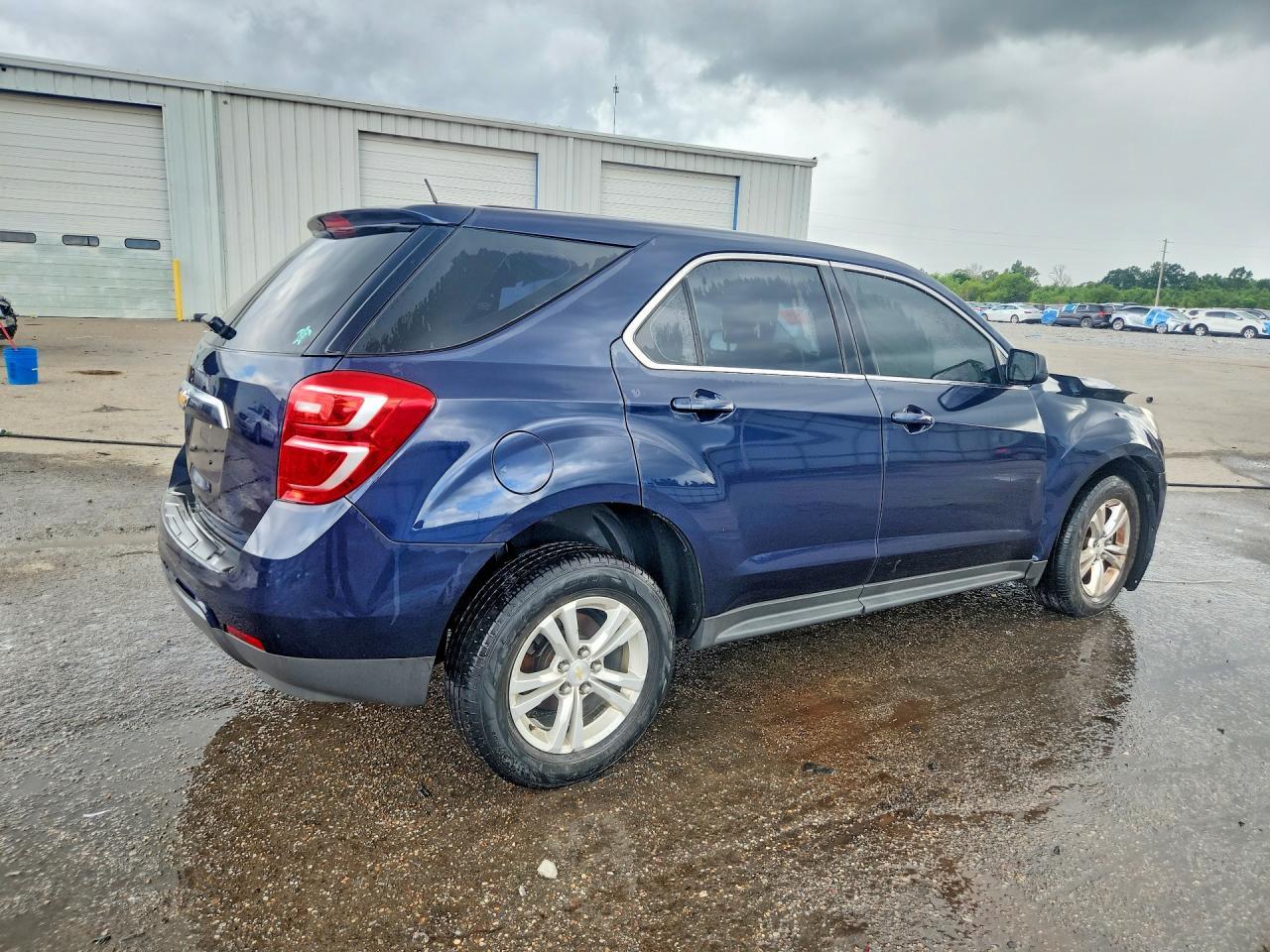 2017 Chevrolet Equinox Ls - Image 3