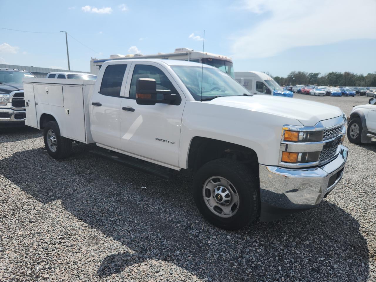 2019 Chevrolet Silverado C2500 Heavy Duty - Фото 4