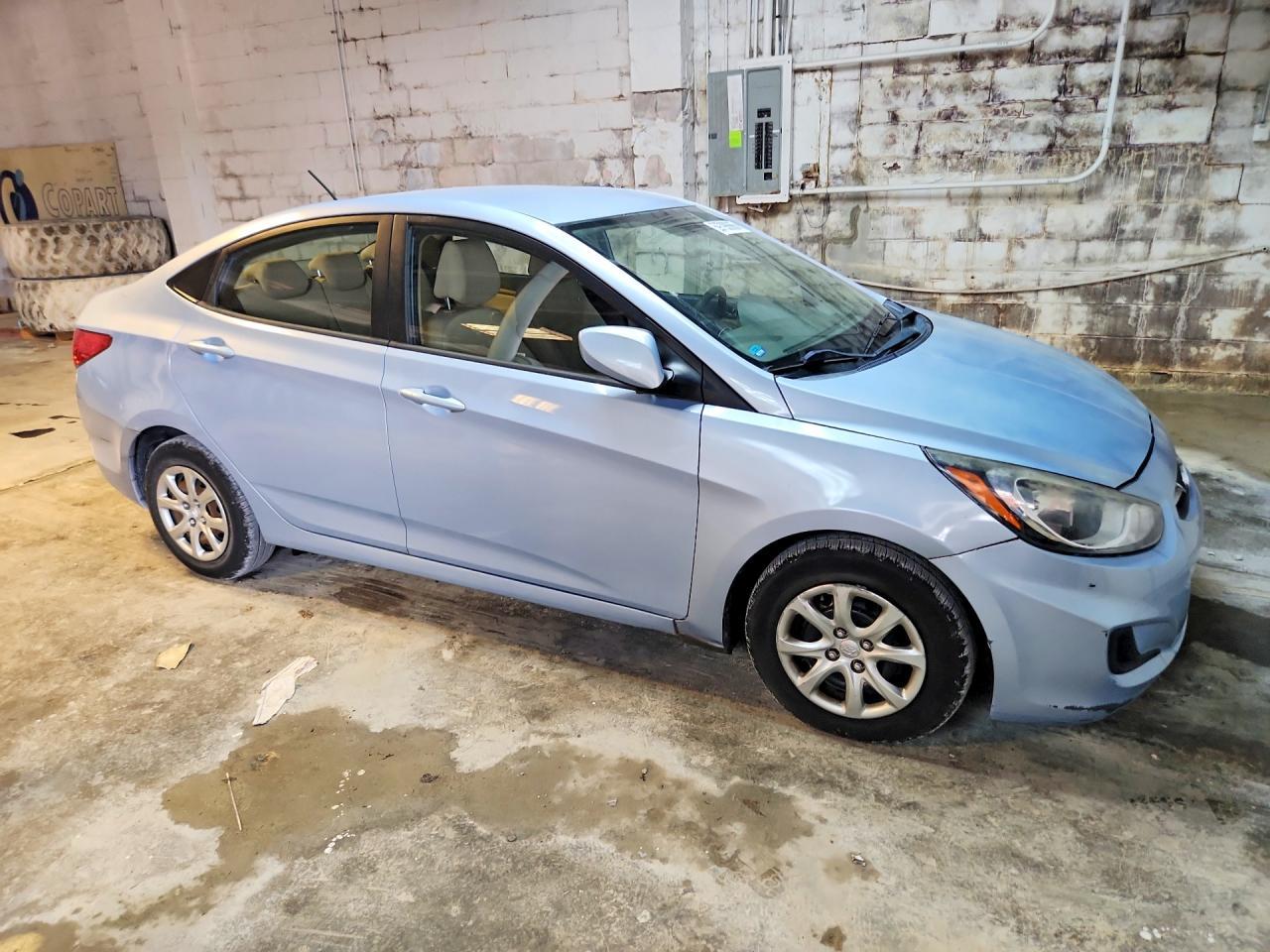 2014 Hyundai Accent Gls - Фото 4