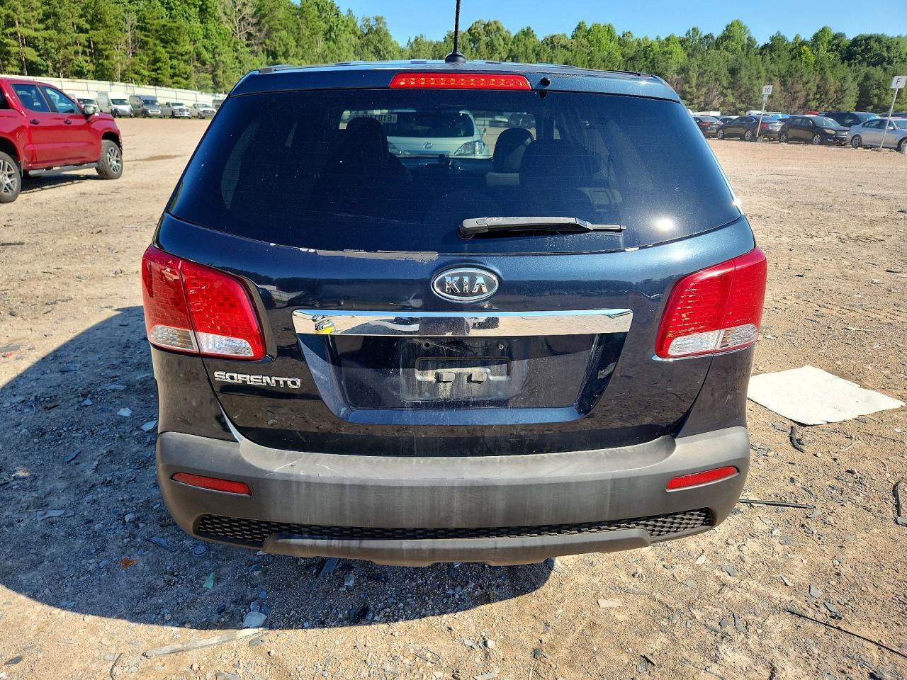 2012 Kia Sorento Lx - Image 6