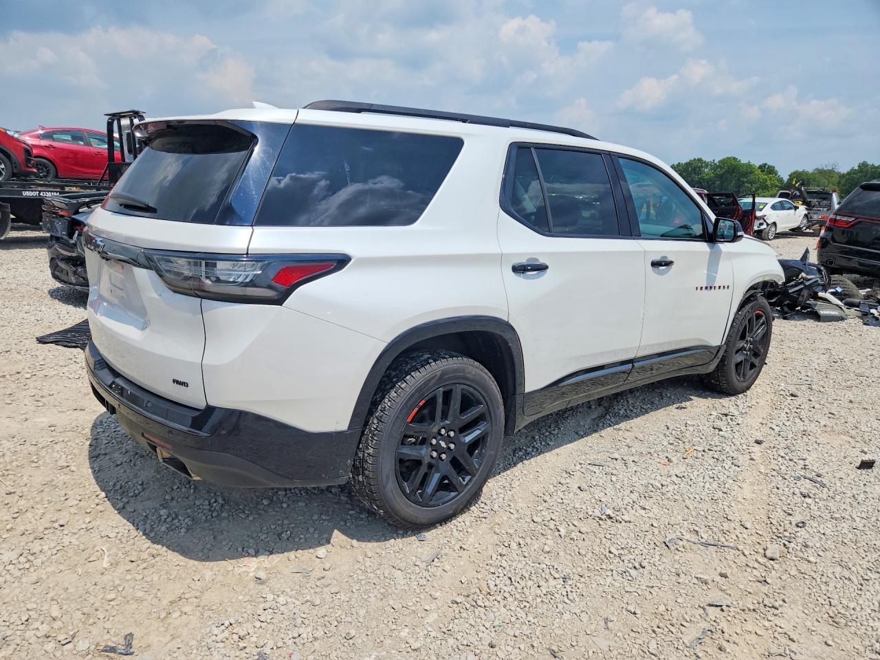 2018 Chevrolet Traverse Premier - Image 3