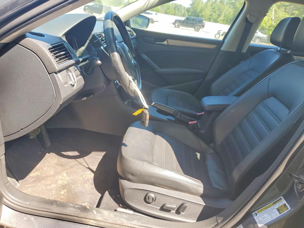 2015 Volkswagen Passat S - Фото 7