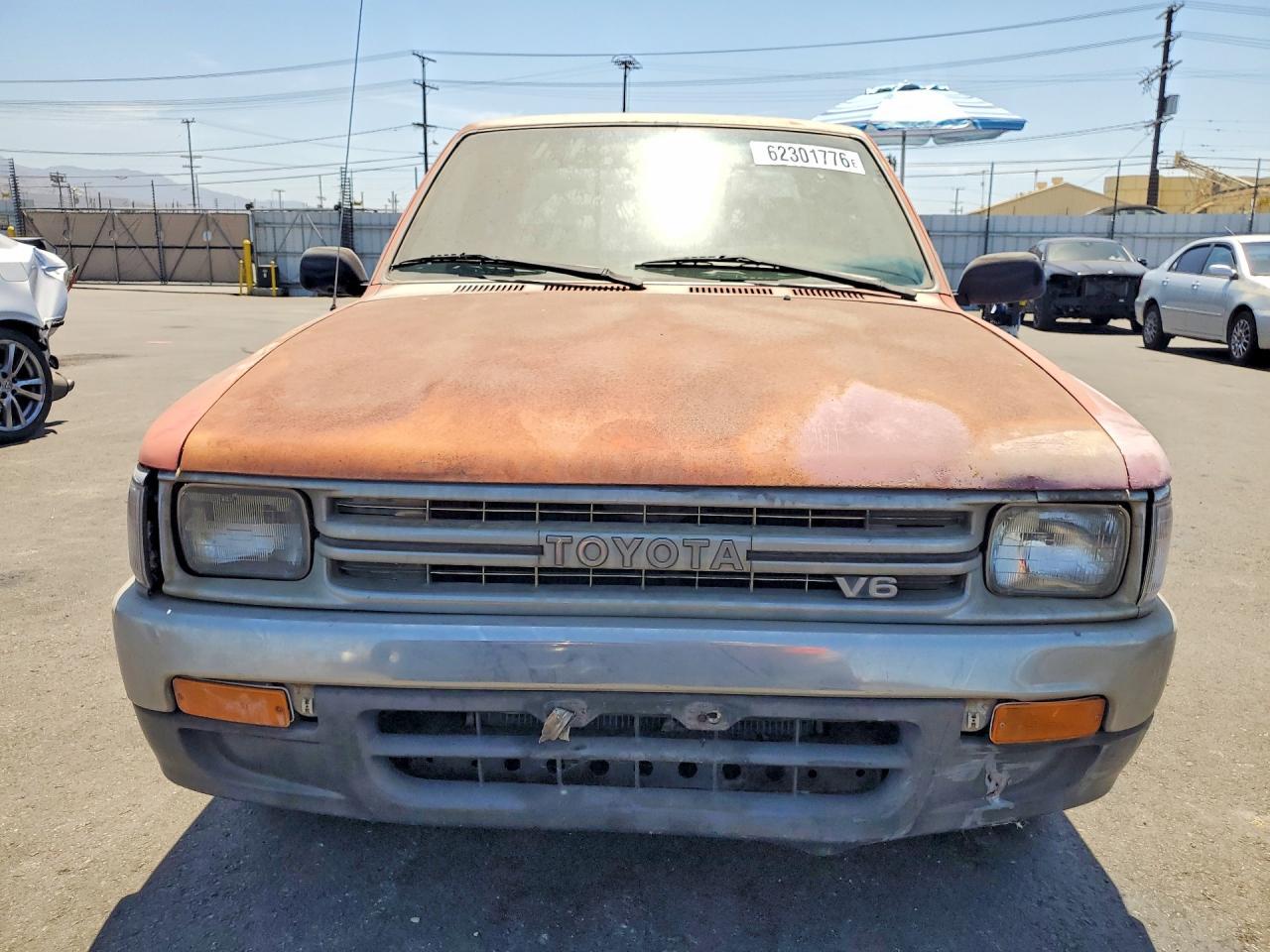 1991 Toyota Pickup Deluxe - Фото 5