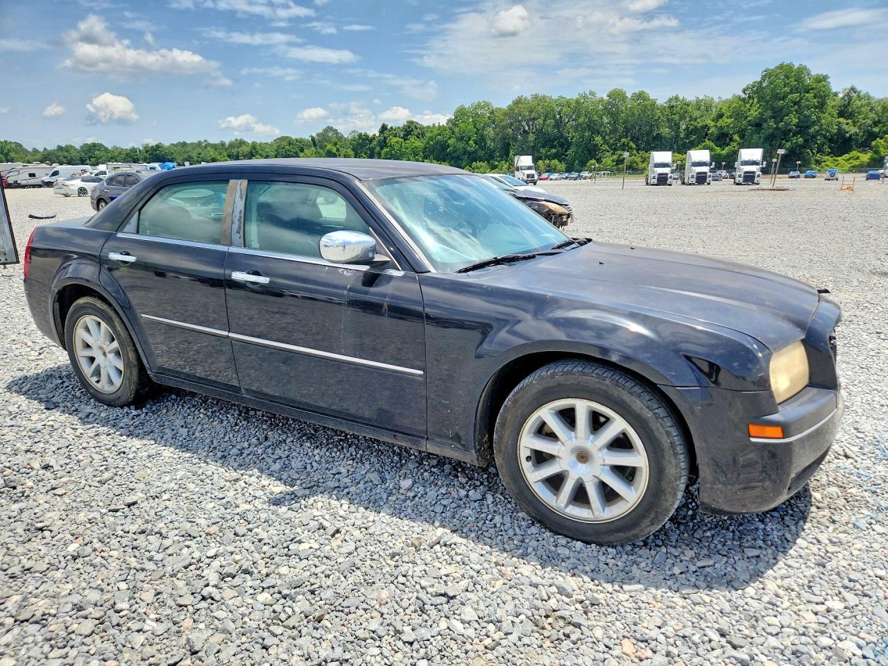 2010 Chrysler 300 Touring - Image 4