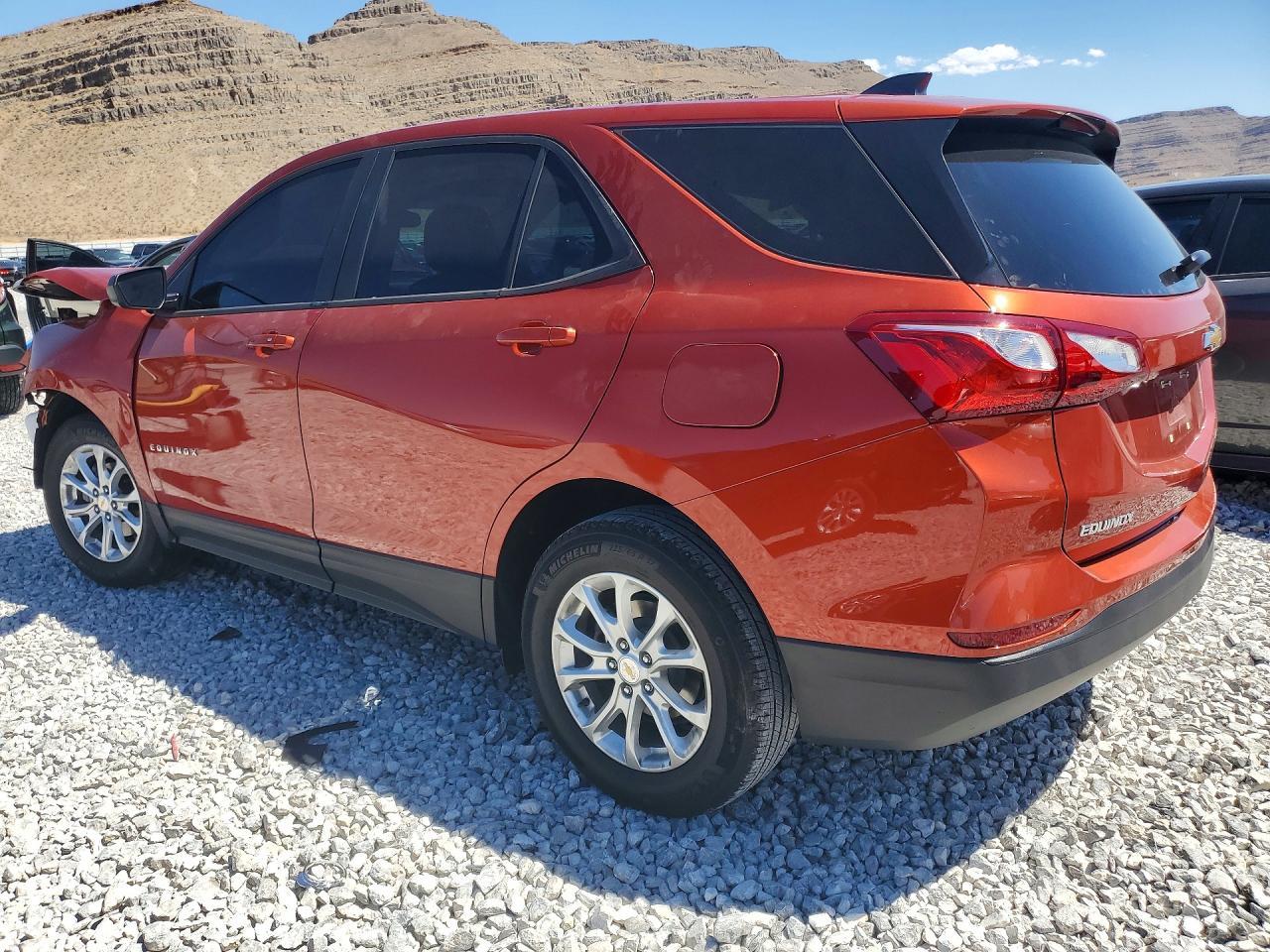 2020 Chevrolet Equinox Ls - Image 2