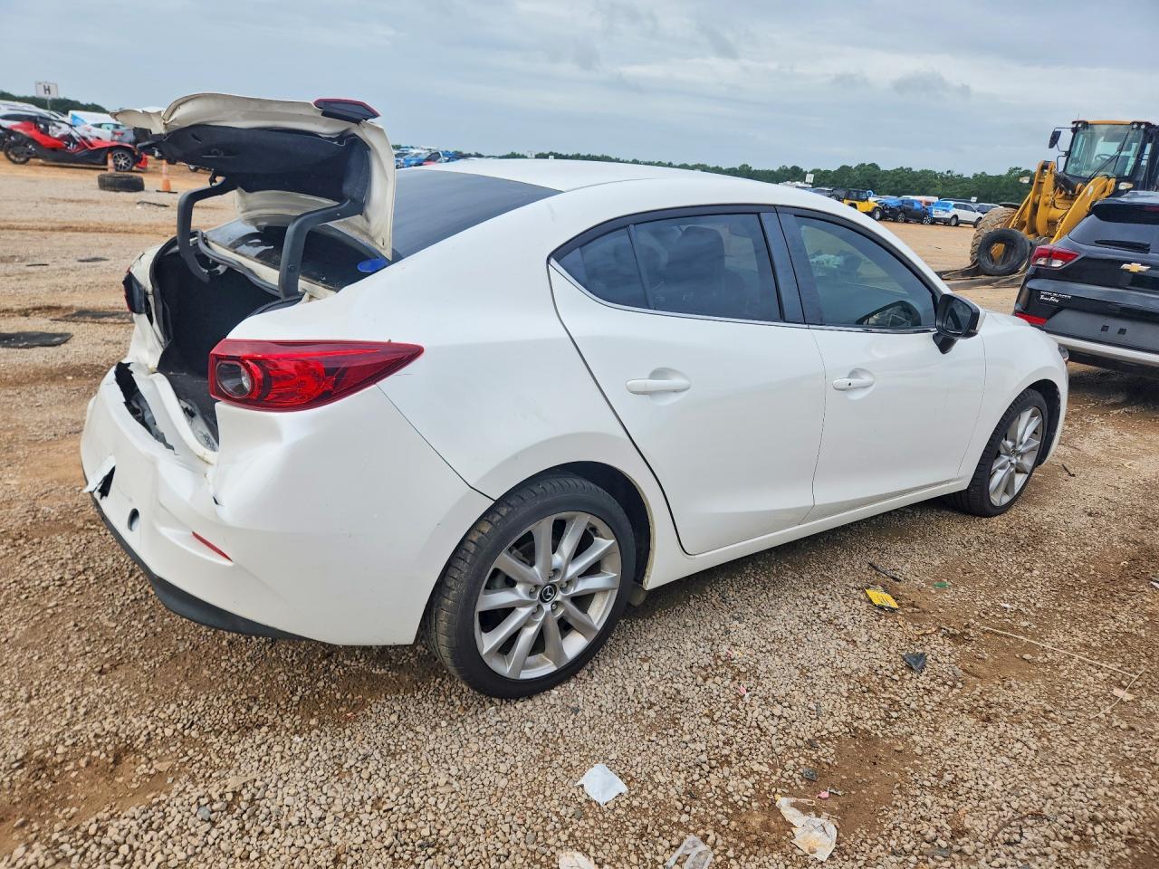 2017 Mazda 3 Touring - Фото 3