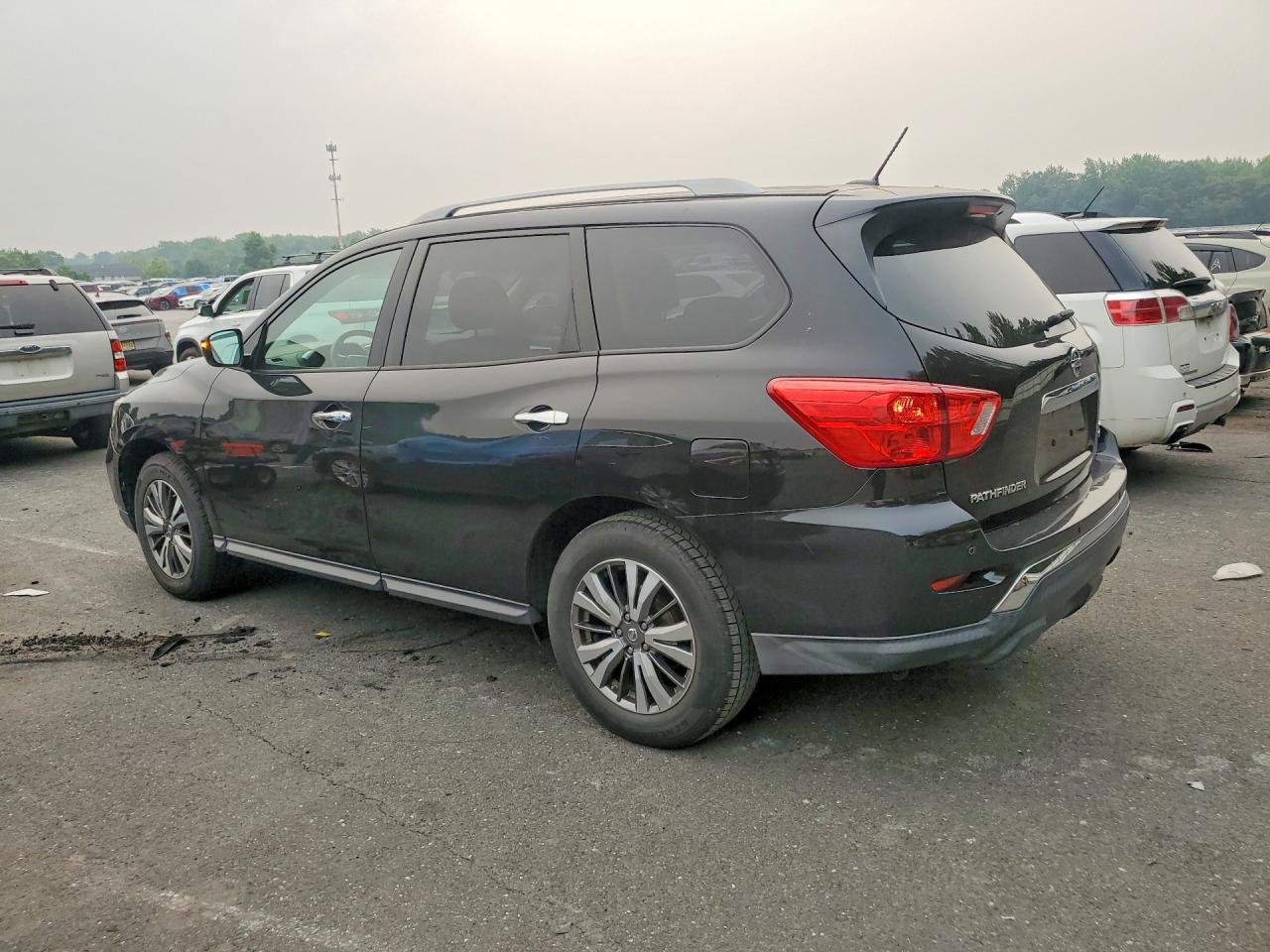 2018 Nissan Pathfinder Sv - Image 2