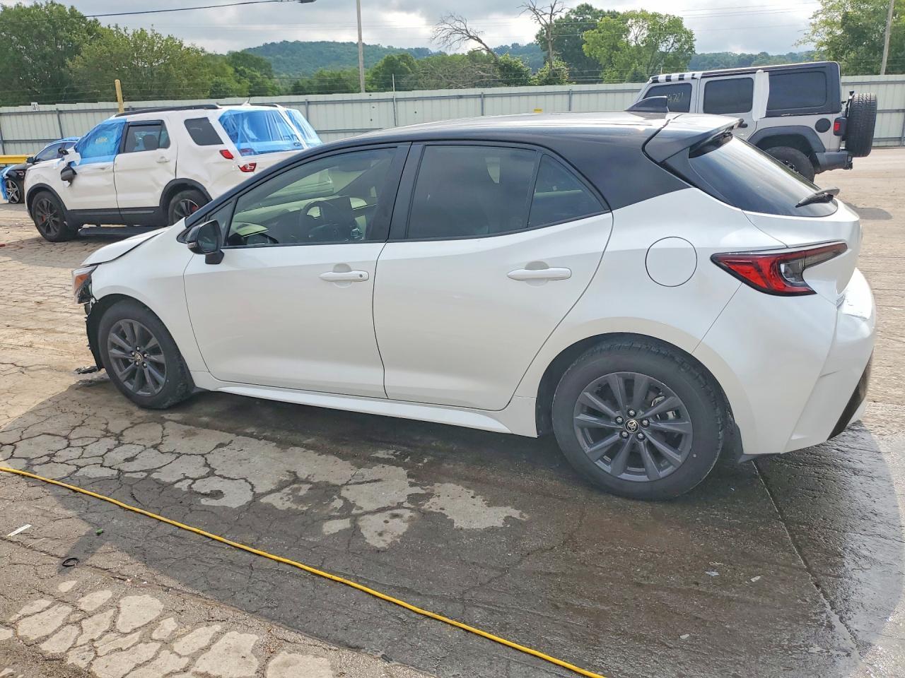 2024 Toyota Corolla Hatchback Se - Фото 2