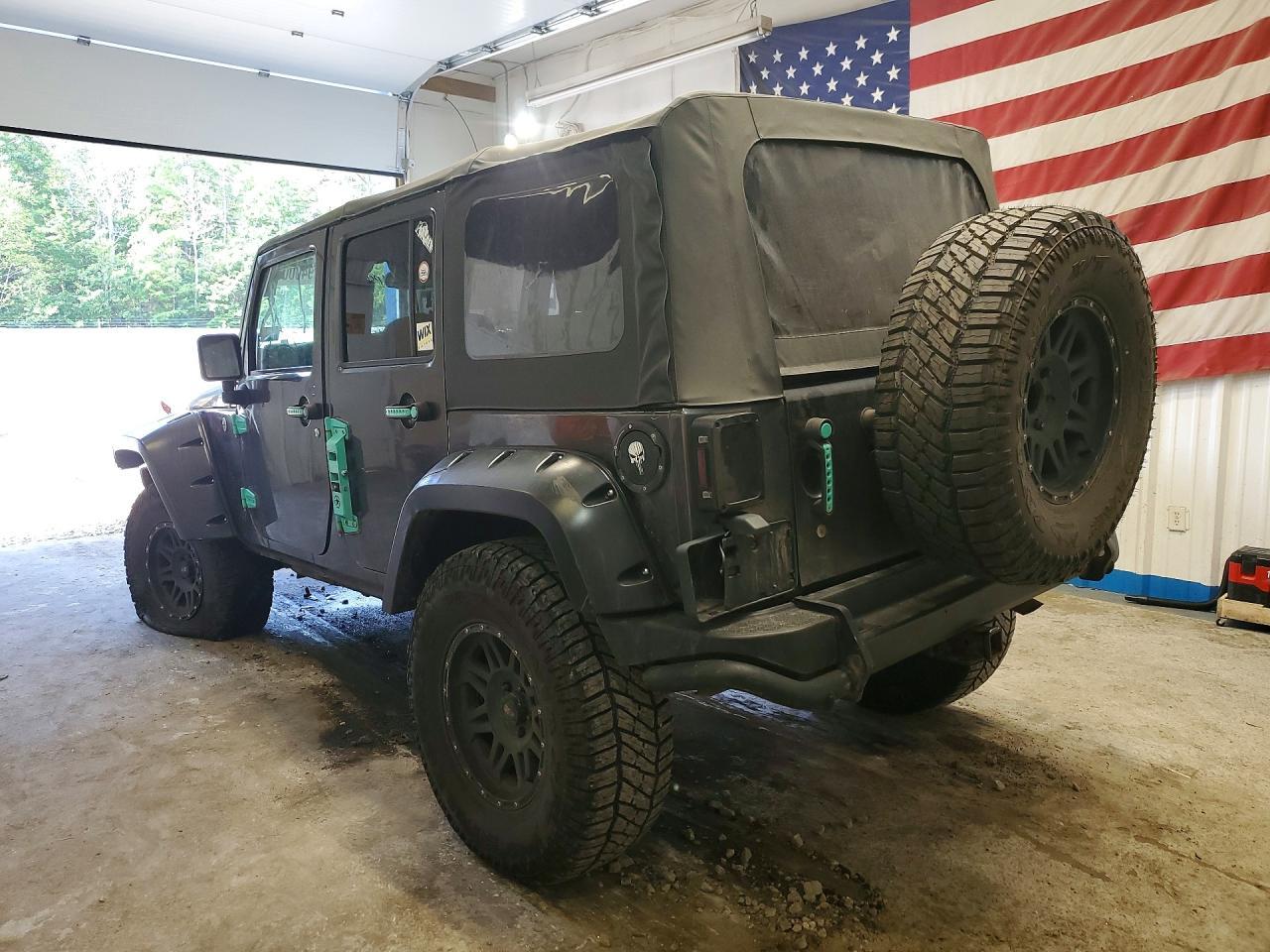 2016 Jeep Wrangler Unlimited Sahara - Фото 2