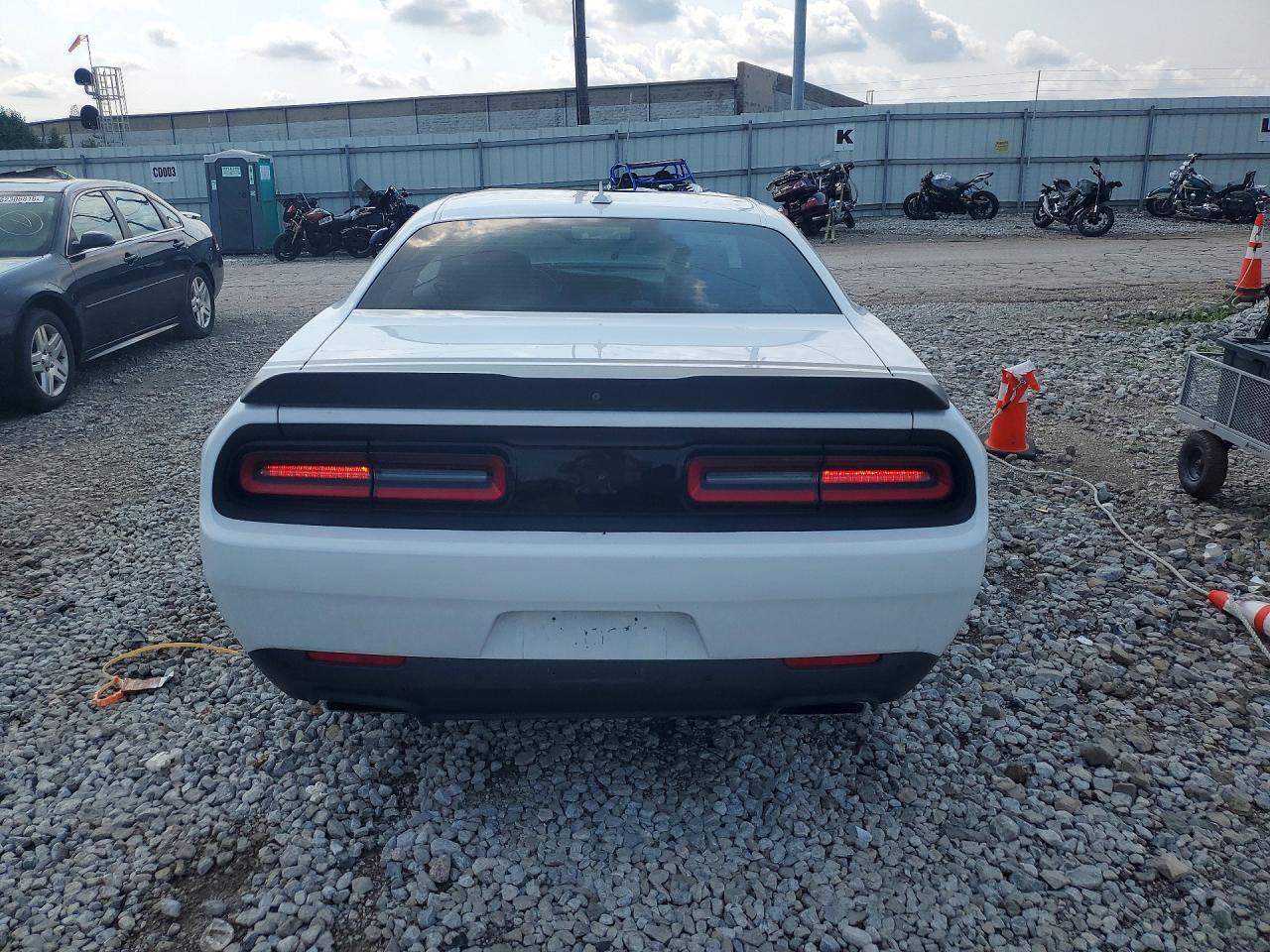 2015 Dodge Challenger R - Фото 6