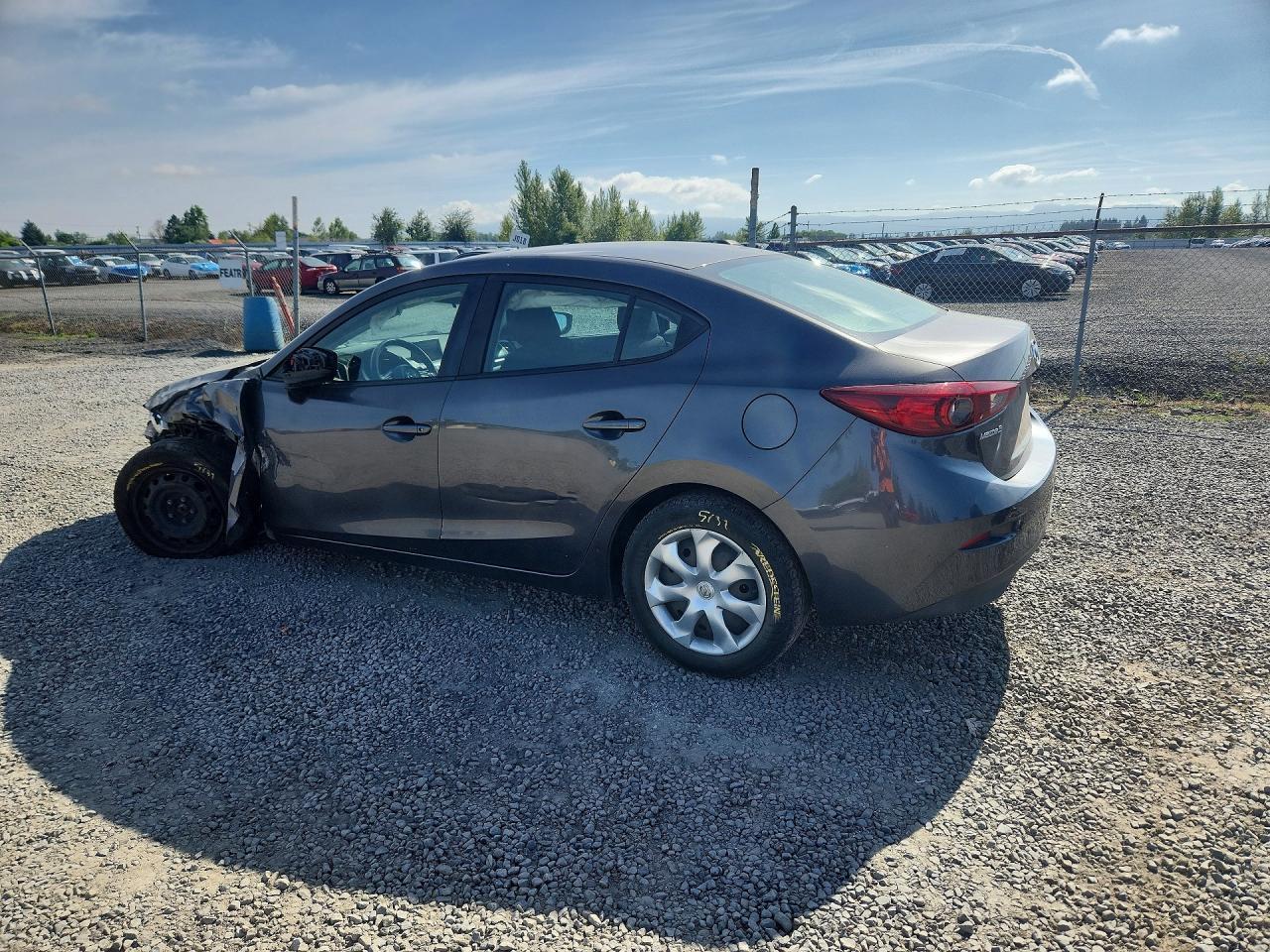 2017 Mazda 3 Sport - Фото 2
