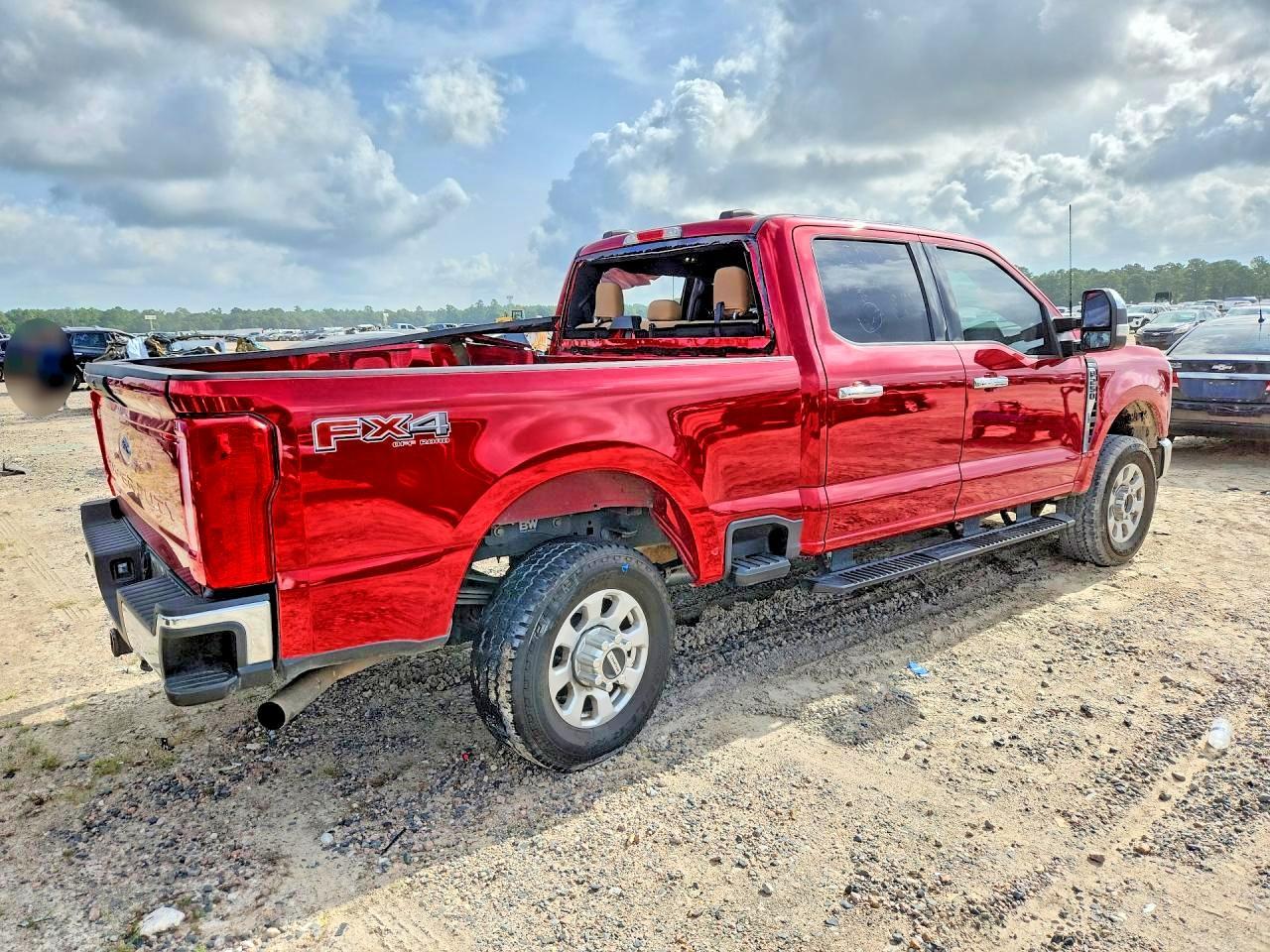 2024 Ford F250 Super Duty - Image 3