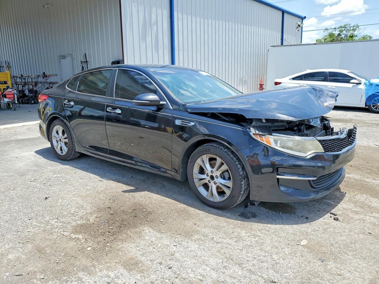 2017 Kia Optima Lx - Фото 4