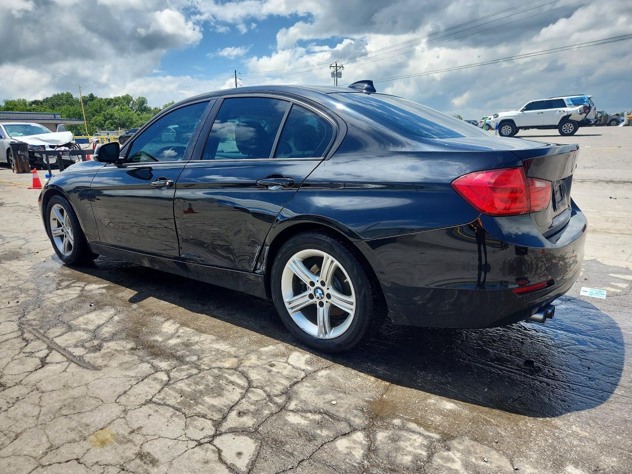 2015 BMW 328 I - Фото 2
