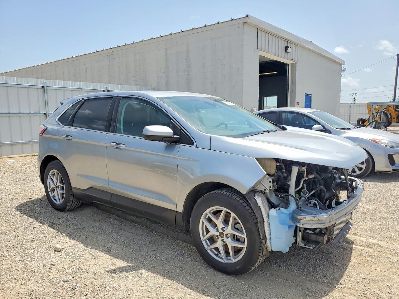 2023 Ford Edge Sel - Image 4