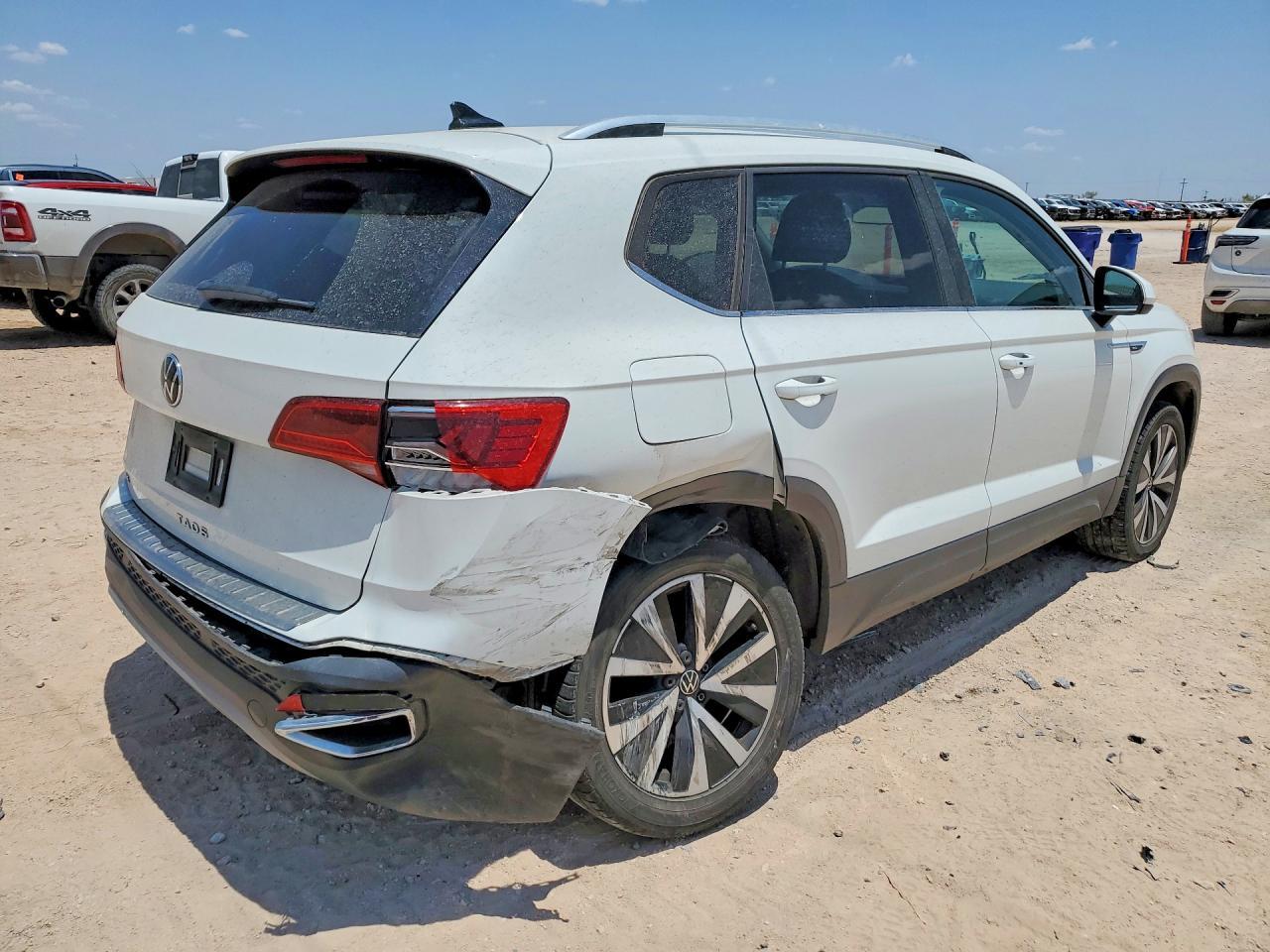 2022 Volkswagen Taos Se - Фото 3