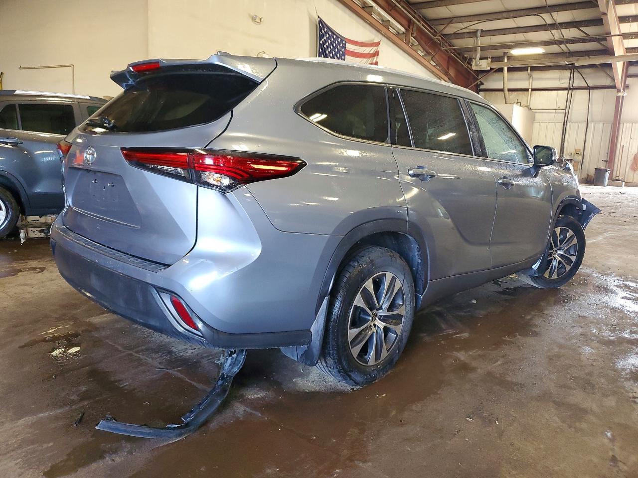 2022 Toyota Highlander Xle - Фото 3