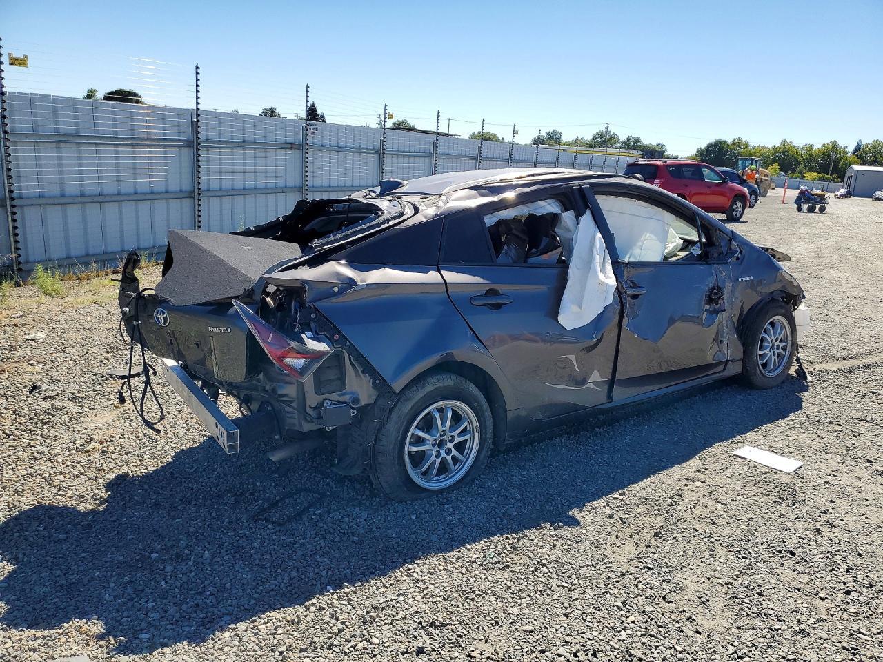 2017 Toyo Prius - Фото 3